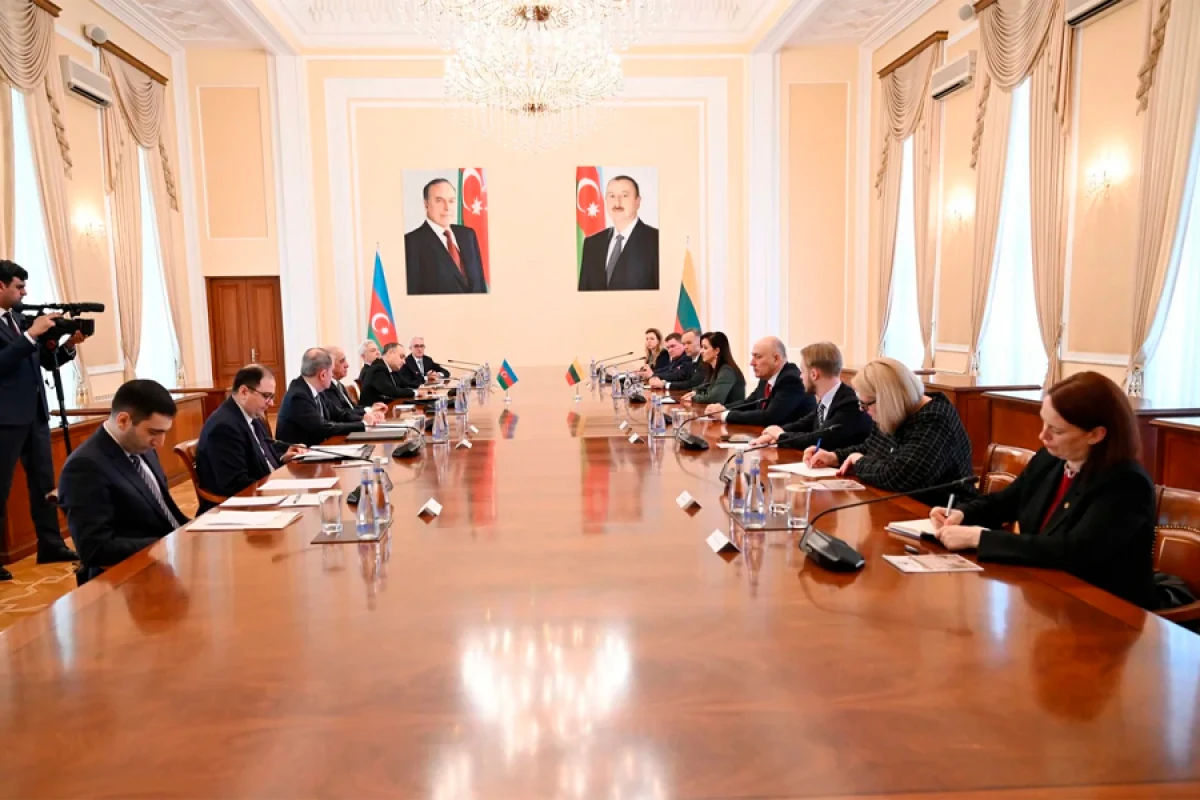 [[Əli Əsədov]] litvalı həmkarı ilə görüşdü