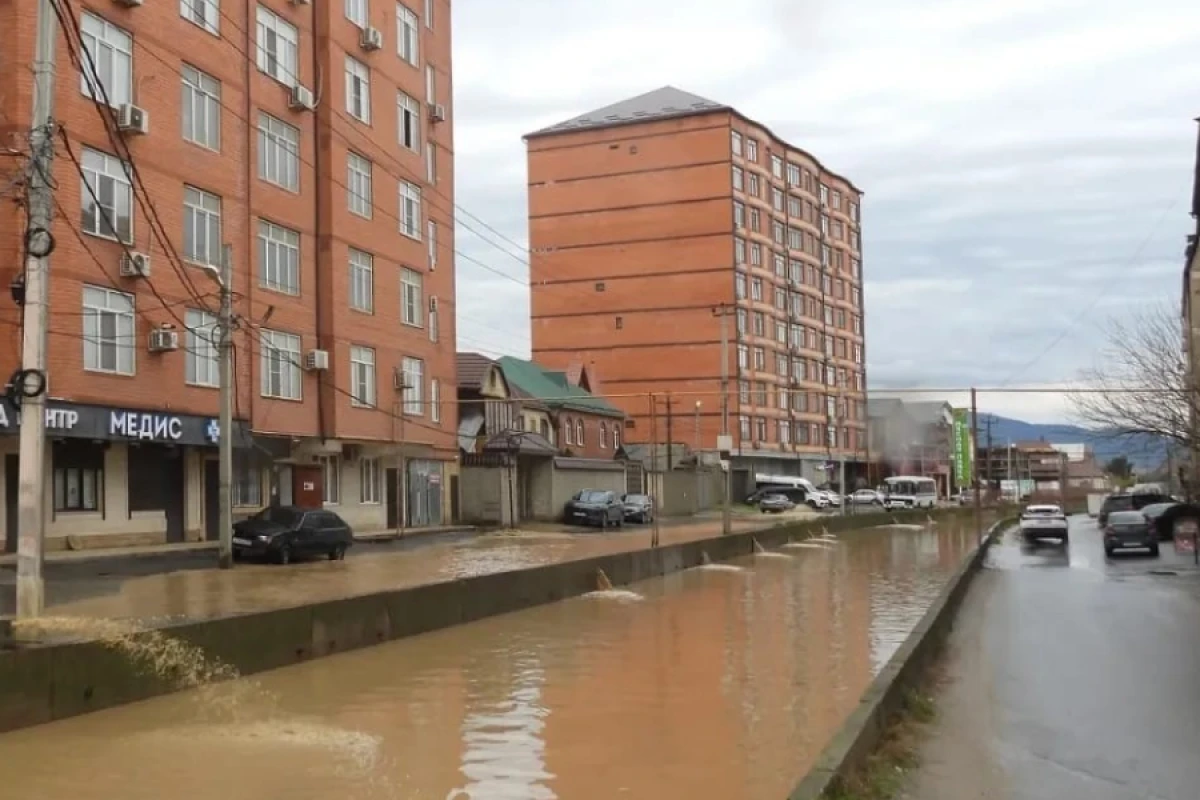[[Dağıstan və Çeçenistanda]] fövqəladə vəziyyət elan edildi