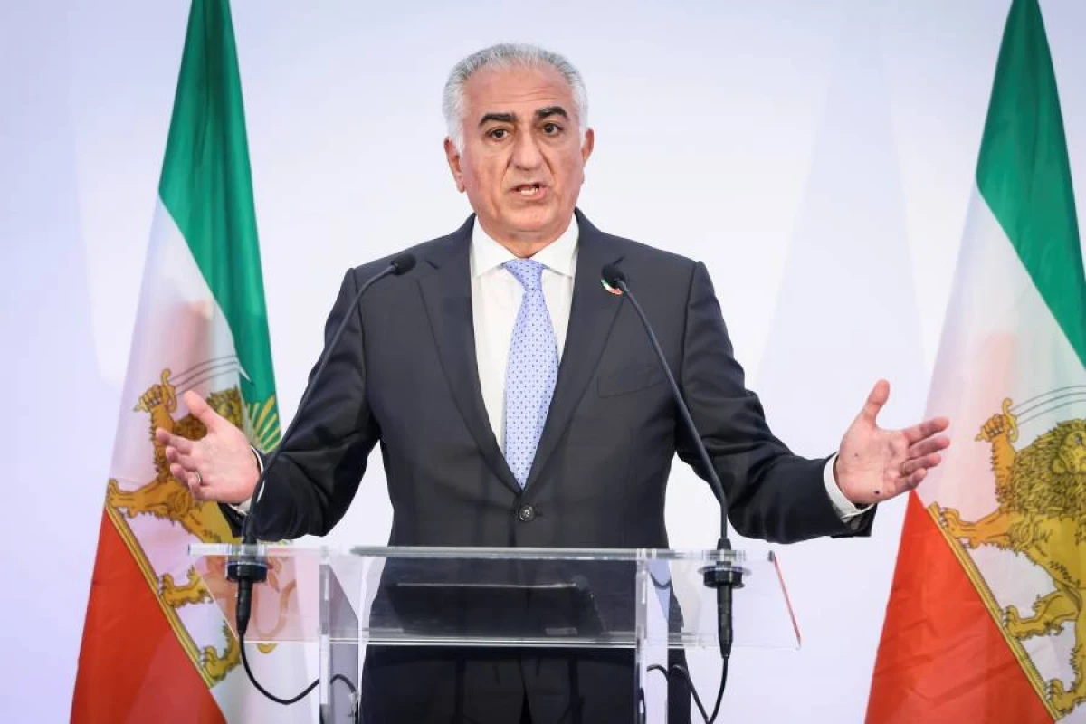 [[Rza Pəhləvi:]] "Britaniyanın Baş naziri Çemberlenin deyil, Çörçillin yolunu seçməlidir"