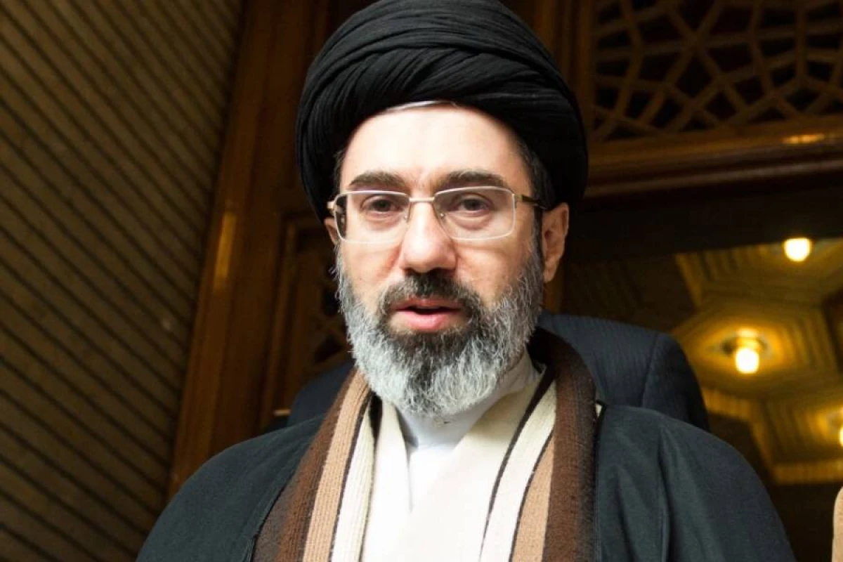 [[Müctəba Xamenei:]] "İran xalqı dişinə qədər silahlanmış düşməni acizliyə saldı"