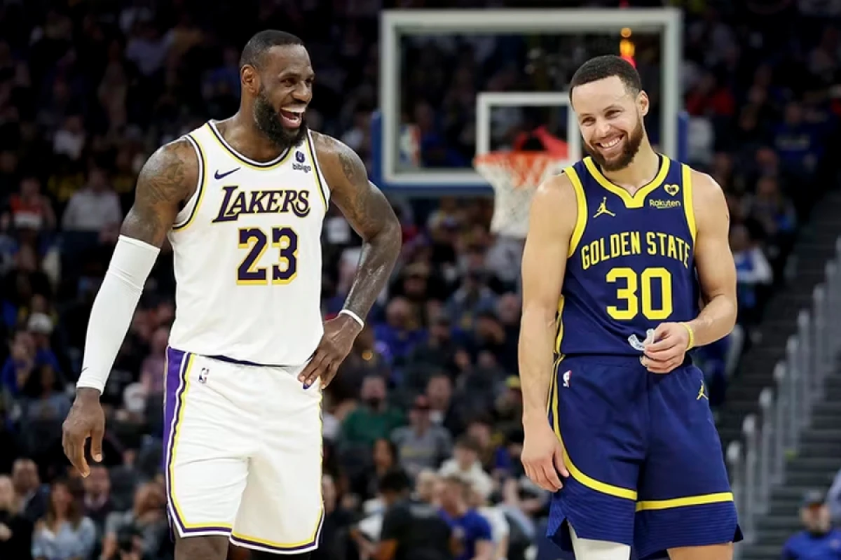 Lebrondan səmimi etiraf [[– Karri ilə oynamaq xüsusi hissdir]]