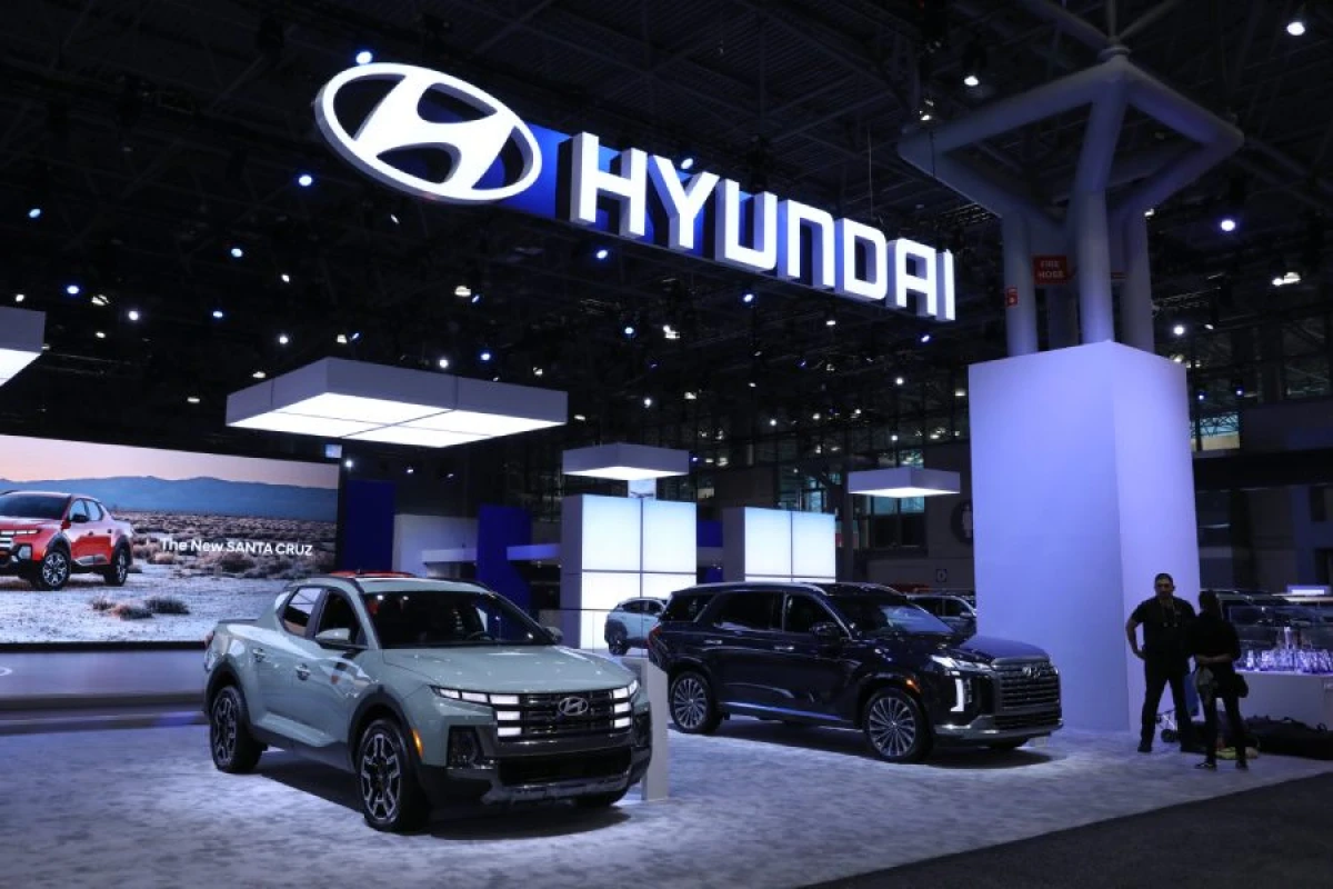 "Hyundai" yüz minlərlə avtomobili [[geri çağırır]]