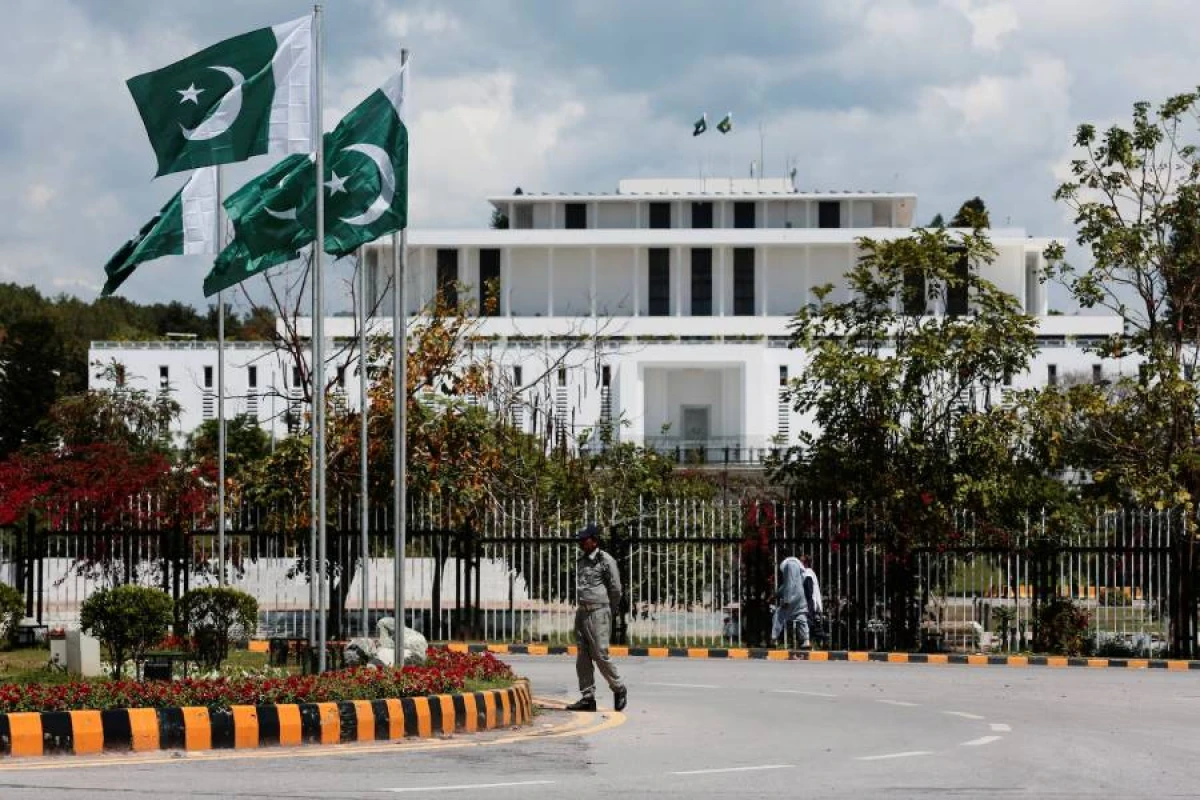 [[İran və ABŞ]] nümayəndə heyətləri İslamabada çatdı