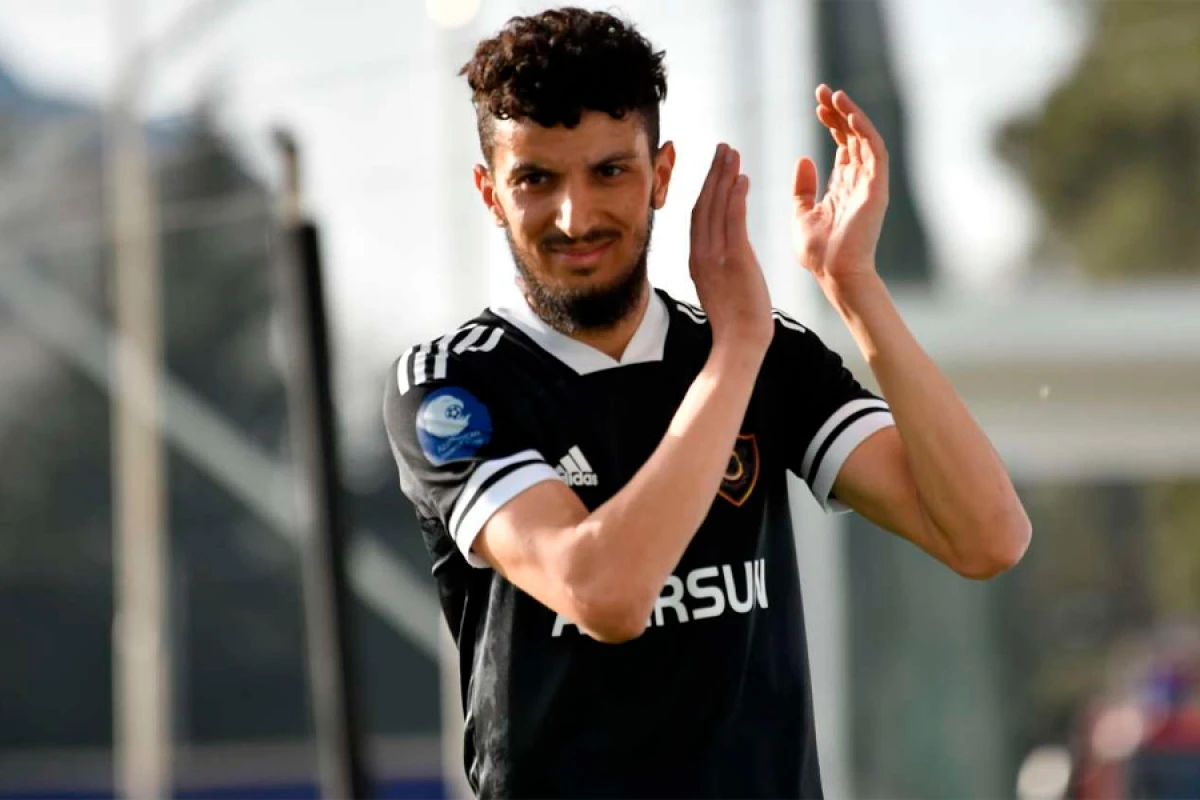 “Qarabağ”ın [[liderlərindən biri]] komandanı tərk edir