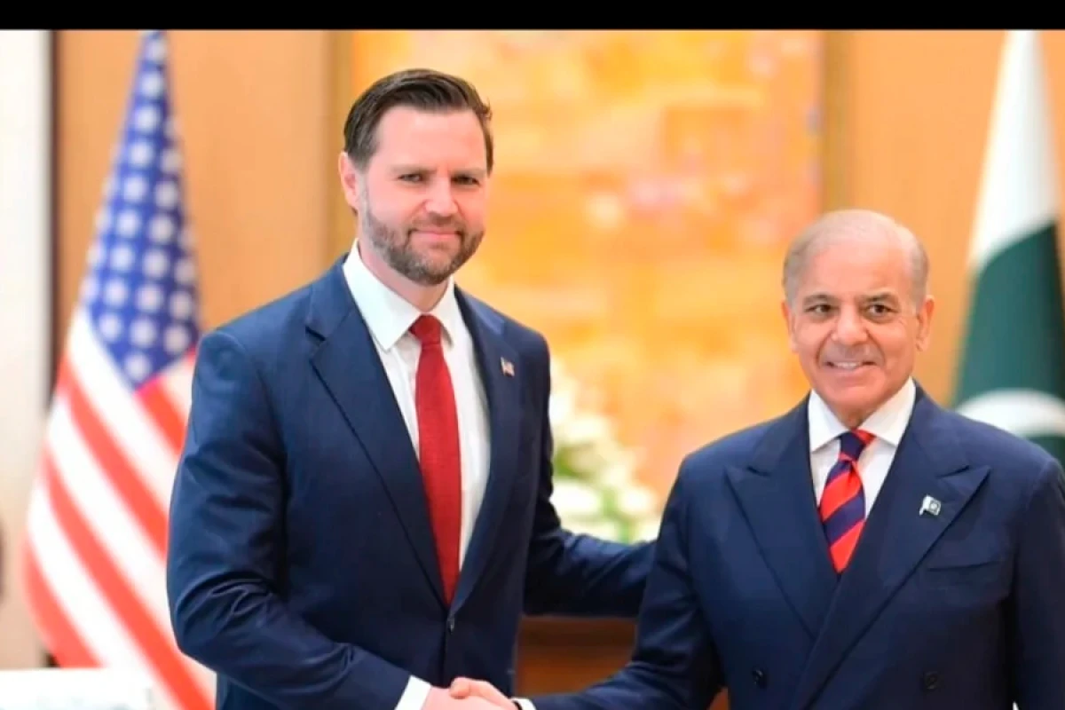 [[Cey Di Vens]] İslamabadda Şahbaz Şəriflə görüşdü