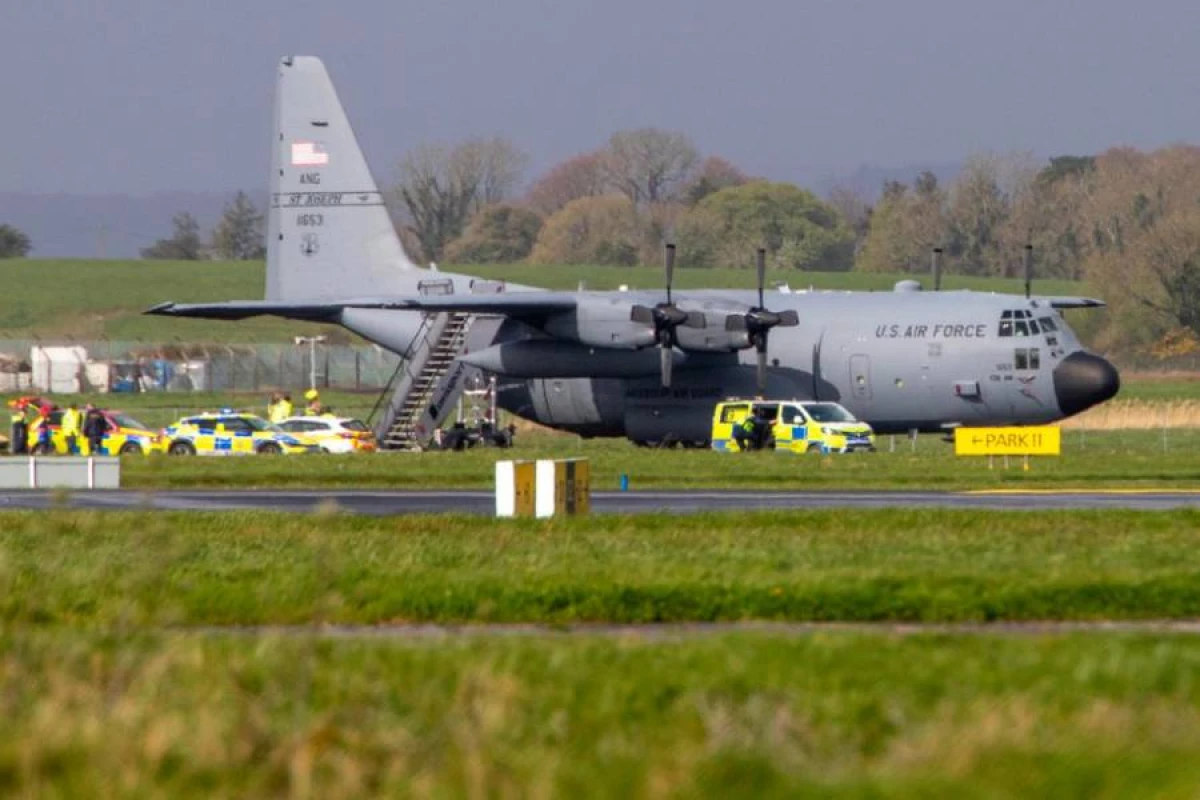İrlandiyada [[Amerika təyyarəsinə zərər verən şəxs]] saxlanıldı