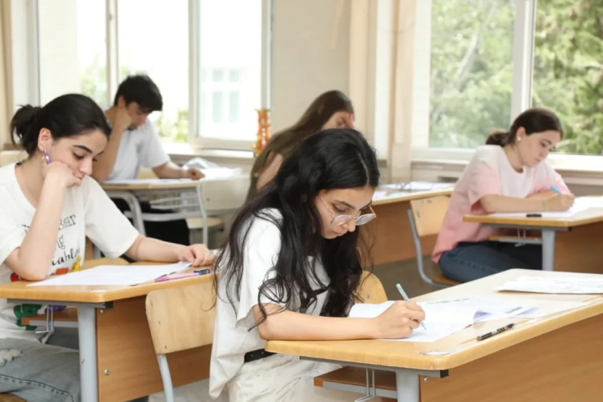 Bu gün 53 minə yaxın şagird [[buraxılış imtahanı verəcək]]