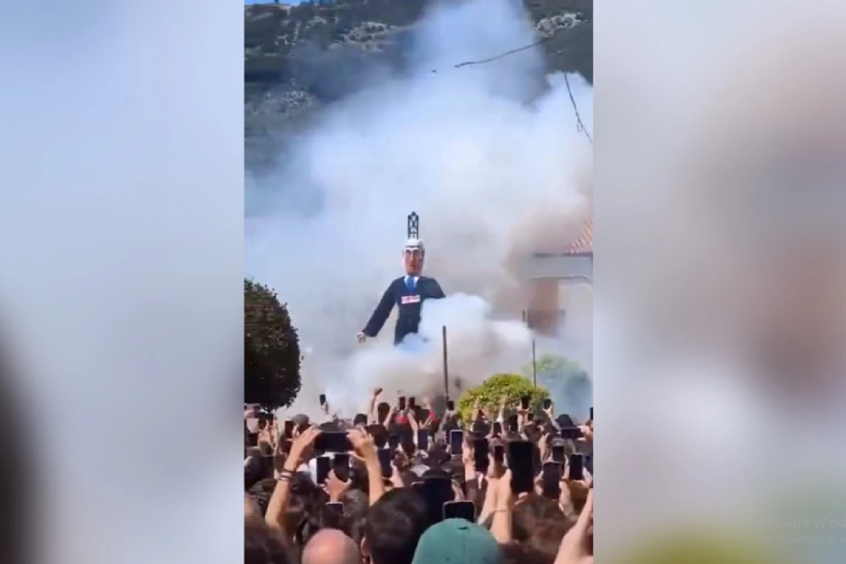 İspaniyada Netanyahunun yeddi metrlik heykəli [[partladıldı]]