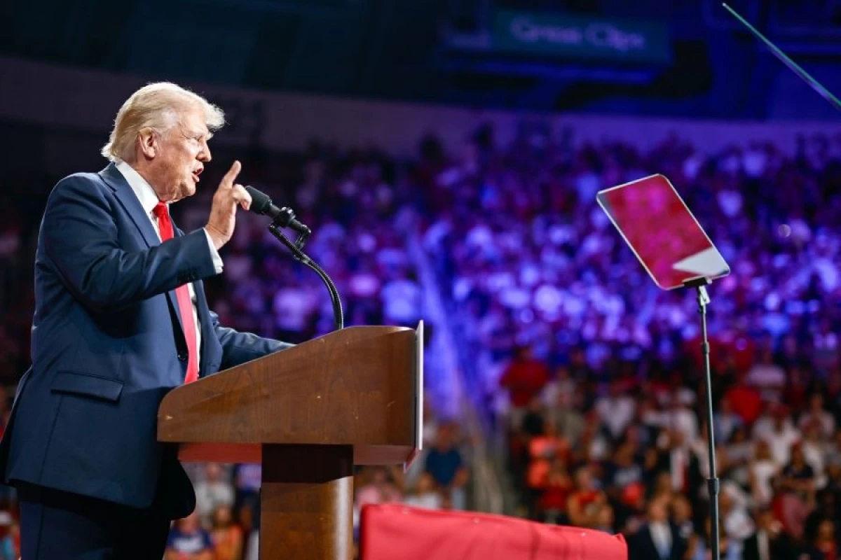 Tramp Çinə [[xəbərdarlıq etdi]]