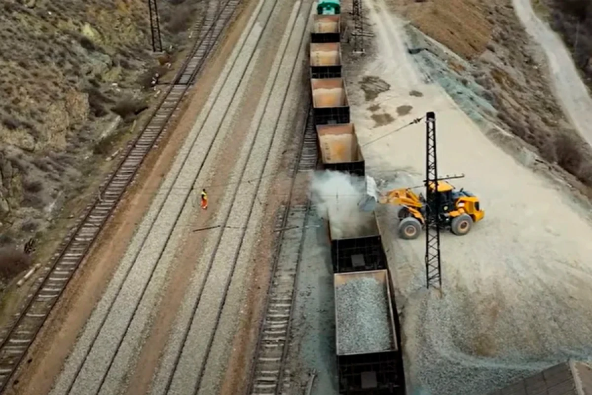 Alabaşlı-Qızılca dəmiryolu sahəsində əsaslı təmir işləri aparıldı [[- VİDEO]]