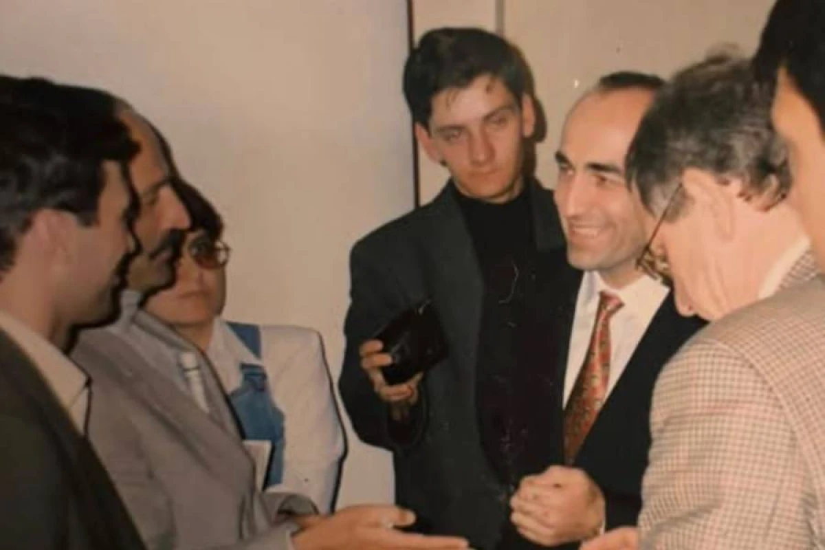 "Mənə dedilər ki, Qarabağı bizə verin, dost olaq..." [[– Koçaryanla görüşən jurnalistlə MÜSAHİBƏ]]