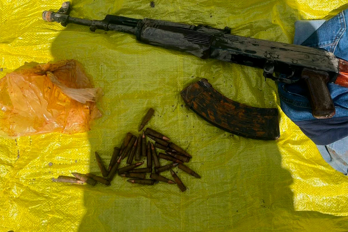 Ayrı-ayrı rayonlarda [[silah-sursat]] aşkarlandı