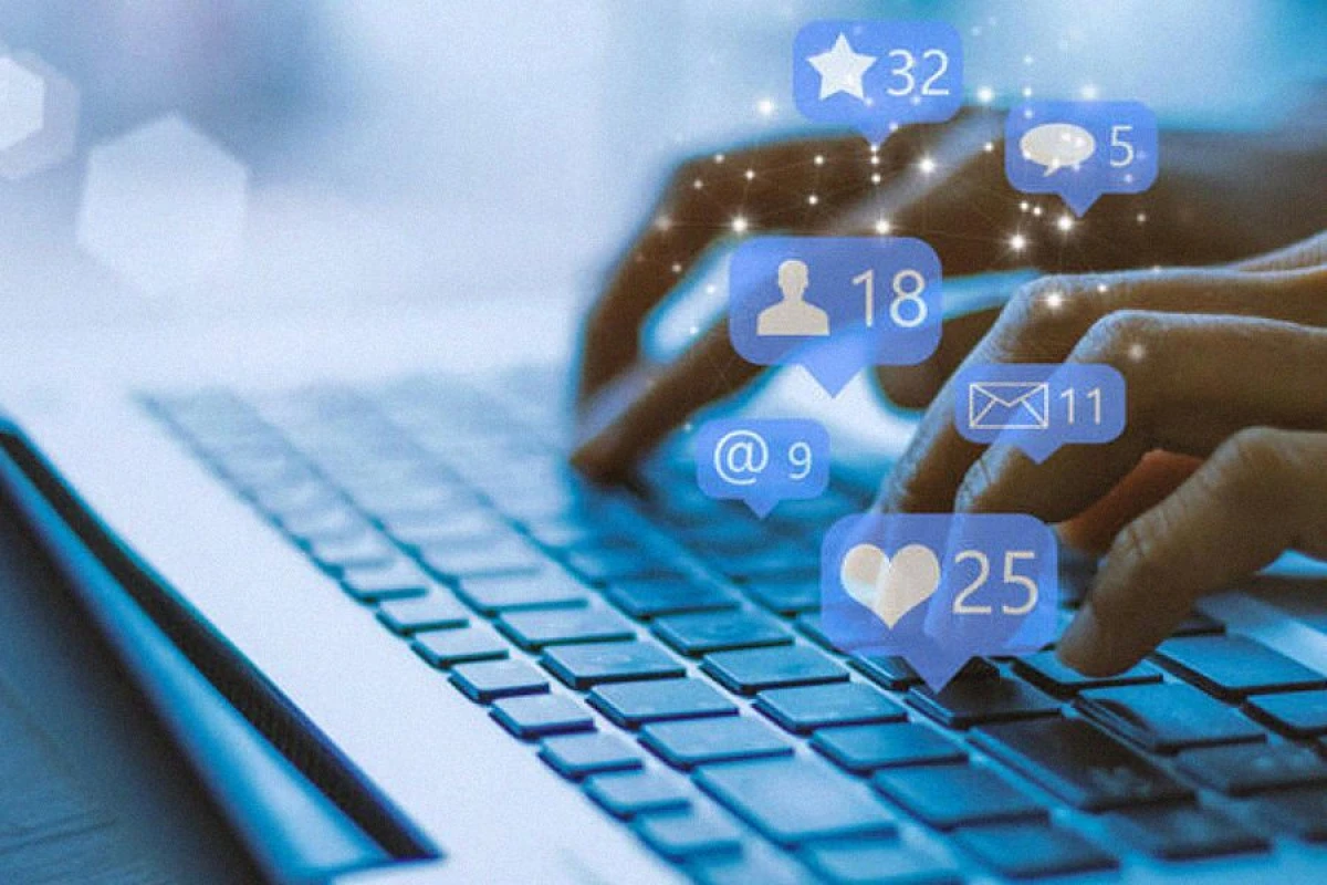 Britaniya sosial şəbəkələrə [[qarşı çıxır]]