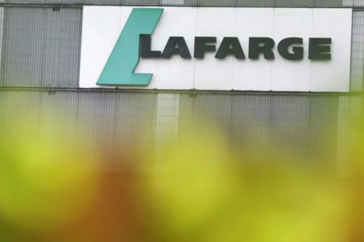 [[Paris məhkəməsi]] Fransa şirkətini terrorçuları maliyyələşdirməkdə təqsirli bilindi