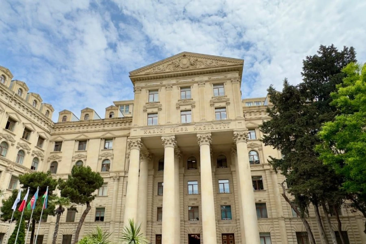 Azərbaycandan dünyaya [[SOS:  Minatəmizləmədə beynəlxalq dəstək istəyirik]]