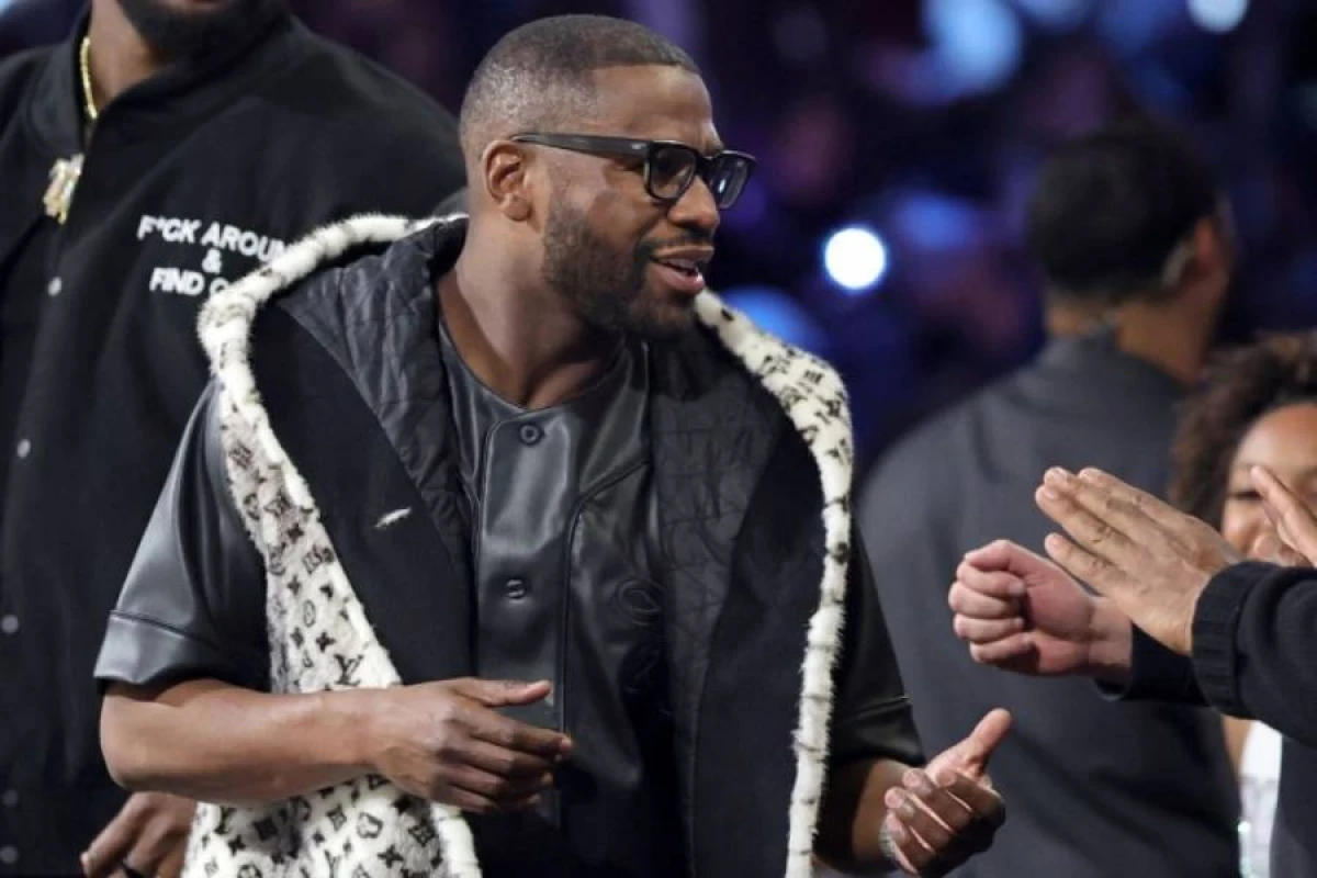 Milyonçu boksçu qalmaqalda: [[ödənilməmiş borclar üzə çıxdı]]