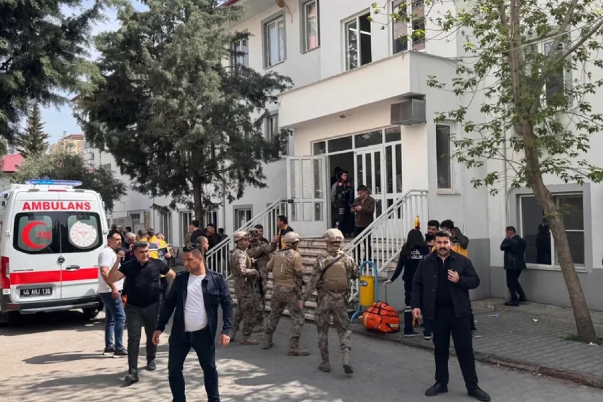 Türkiyədə məktəbə hücum edən [[şagirdin anası da saxlanıldı]]