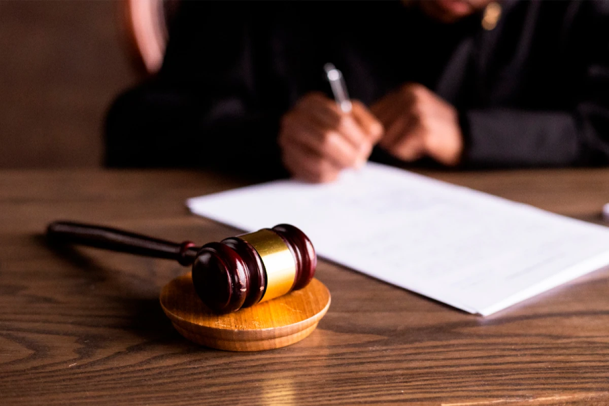 Tanışı ilə birgə ərini öldürən qadına [[HÖKM OXUNDU]]