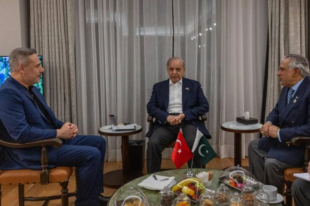 Hakan Fidan Antalyada [[Pakistanın Baş naziri ilə görüşdü]]