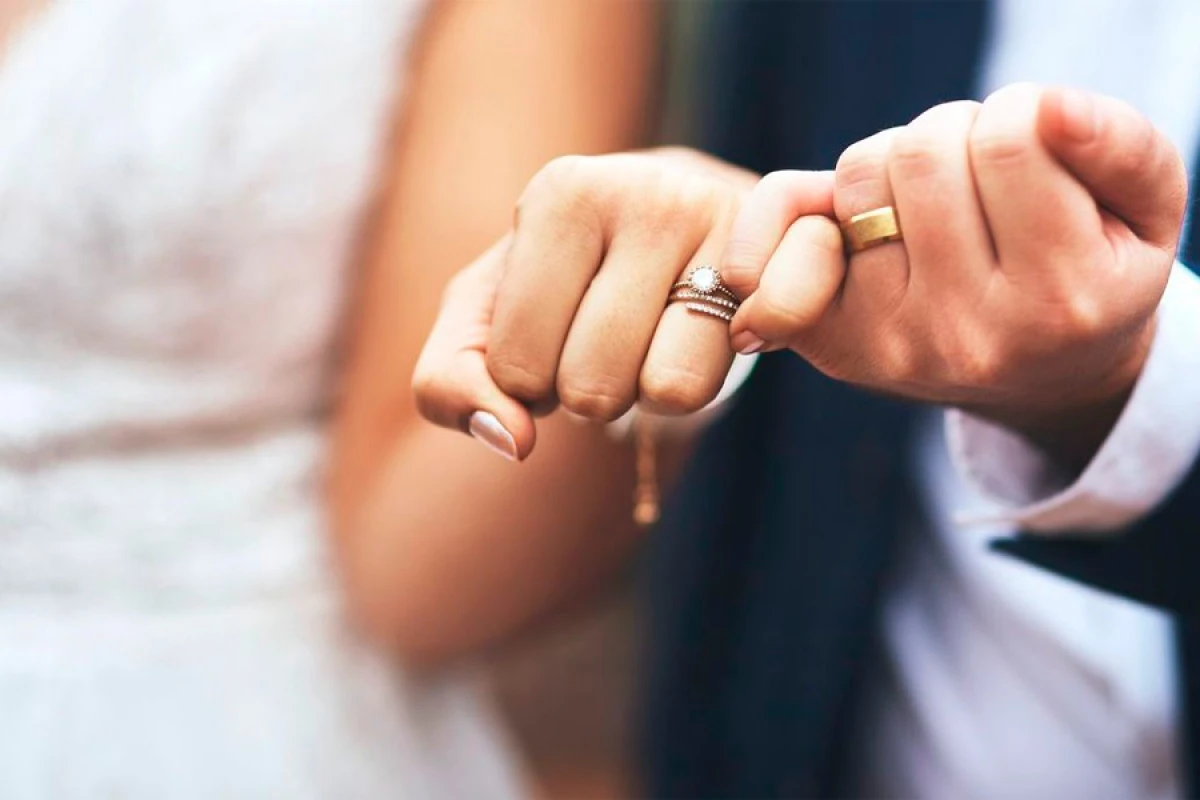 Azərbaycanda qardaş-bacı evliliyi riski artır [[- Anonim mayalanma...]]