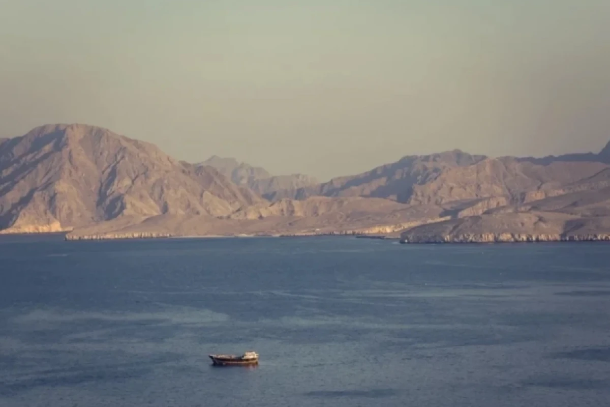 Fars körfəzində iki min gəmi ilişib qaldı