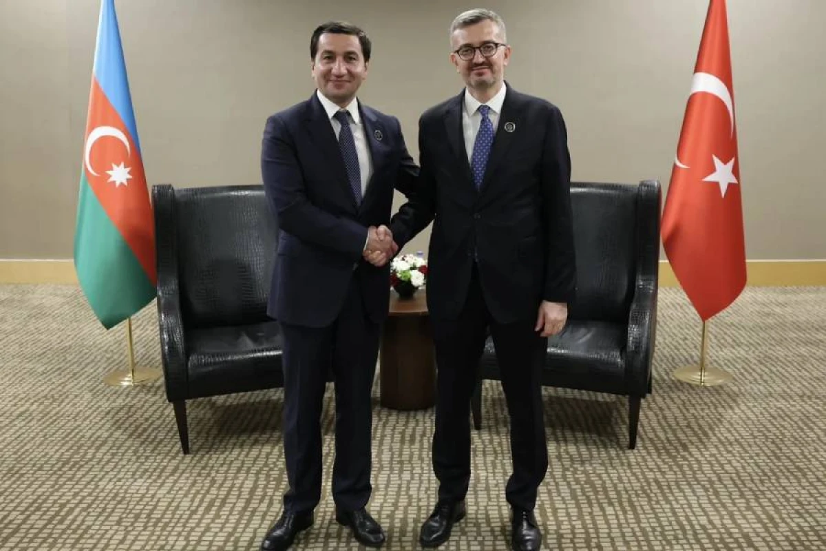 [[Burhanəddin Duran və Hikmət Hacıyev]] Antalya Diplomatiya Forumu çərçivəsində görüşdülər