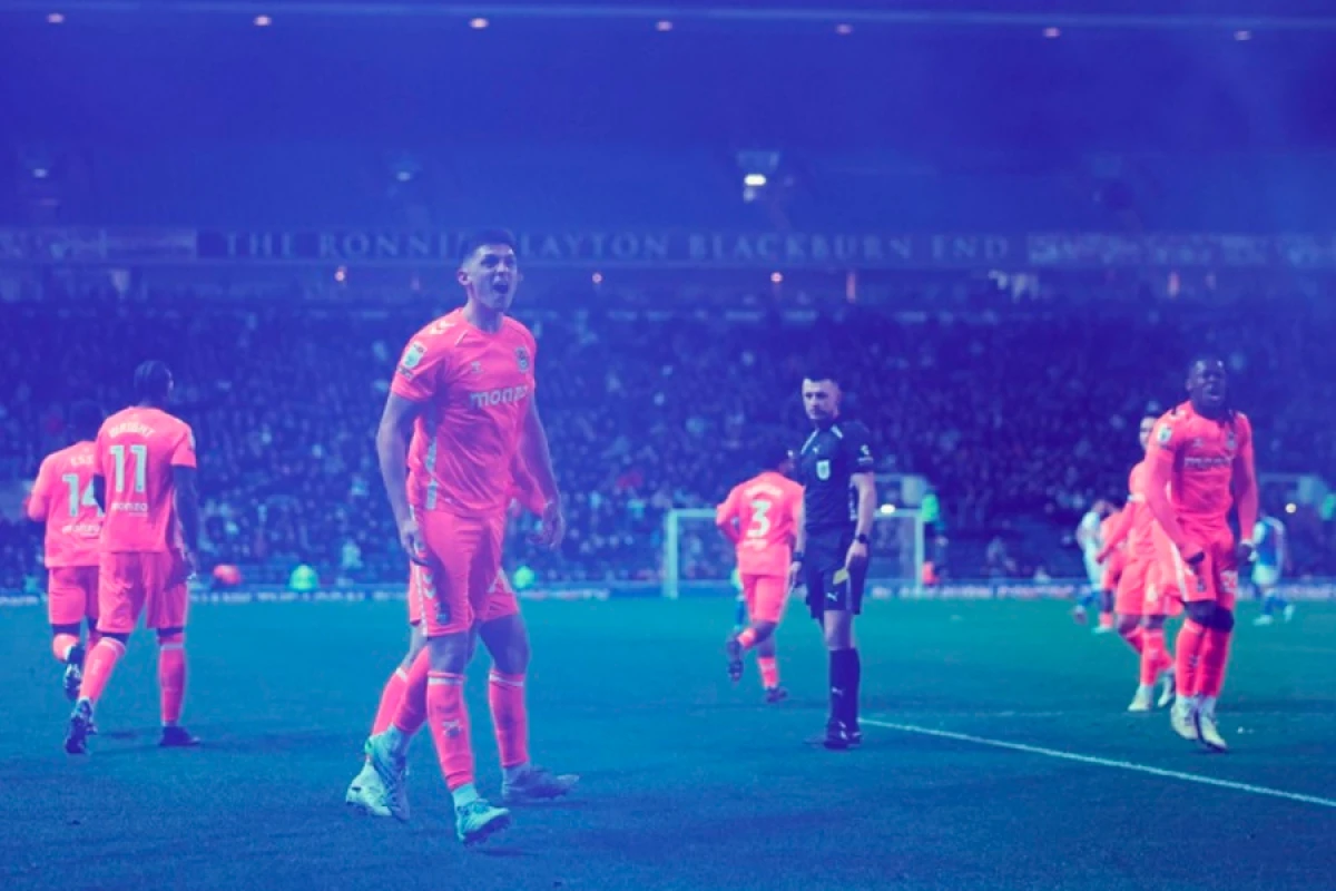 [[Tarixi uğur:]] Lempard “Koventri”ni zirvəyə daşıdı