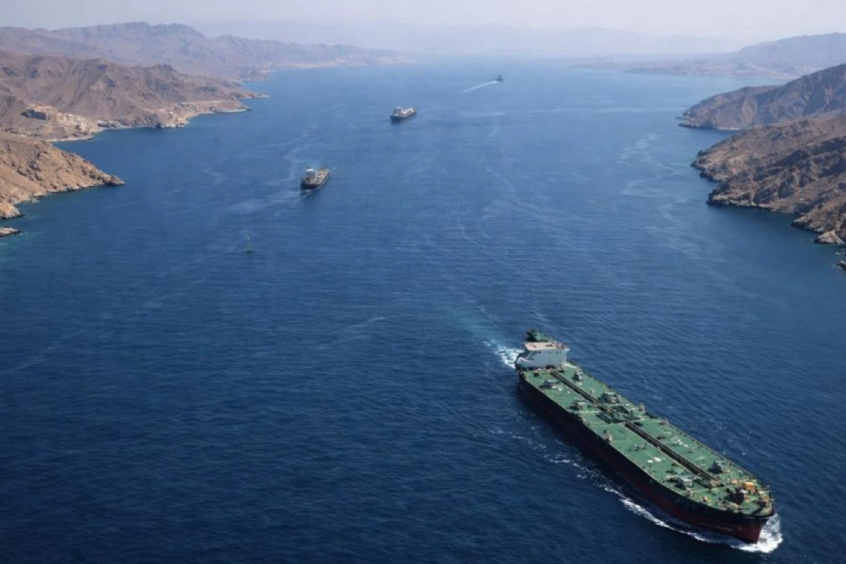 [[KİV:]] Tanker karvanı Hörmüz boğazını keçdi