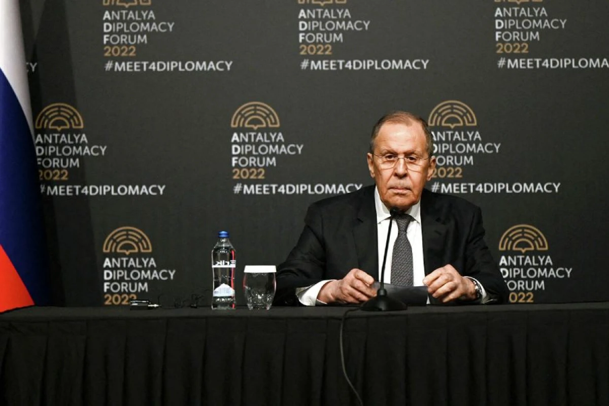 Lavrov Antalyada türkiyəli həmkarı ilə [[görüşdü]]