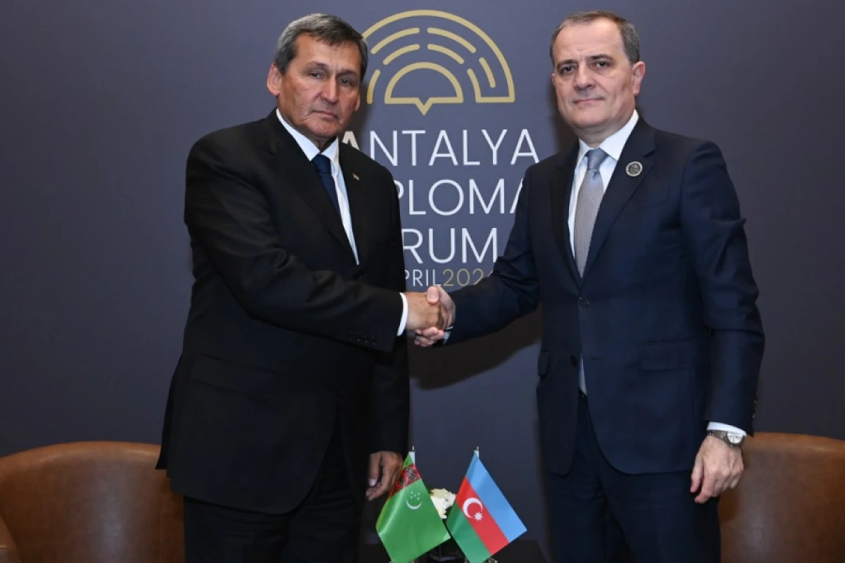 [[Azərbaycan və Türkmənistan]] XİN başçıları əməkdaşlıq məsələlərini müzakirə etdilər