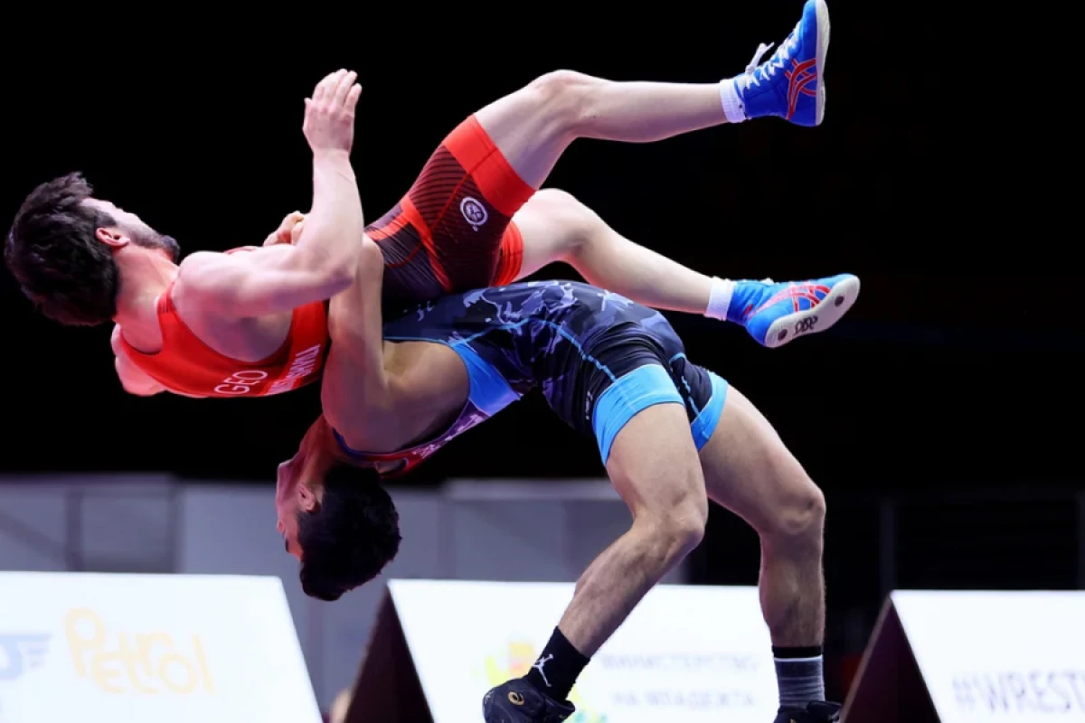 [[5 güləşçimiz "Çempionlar"]] turnirinin ilk günündə medal qazandı