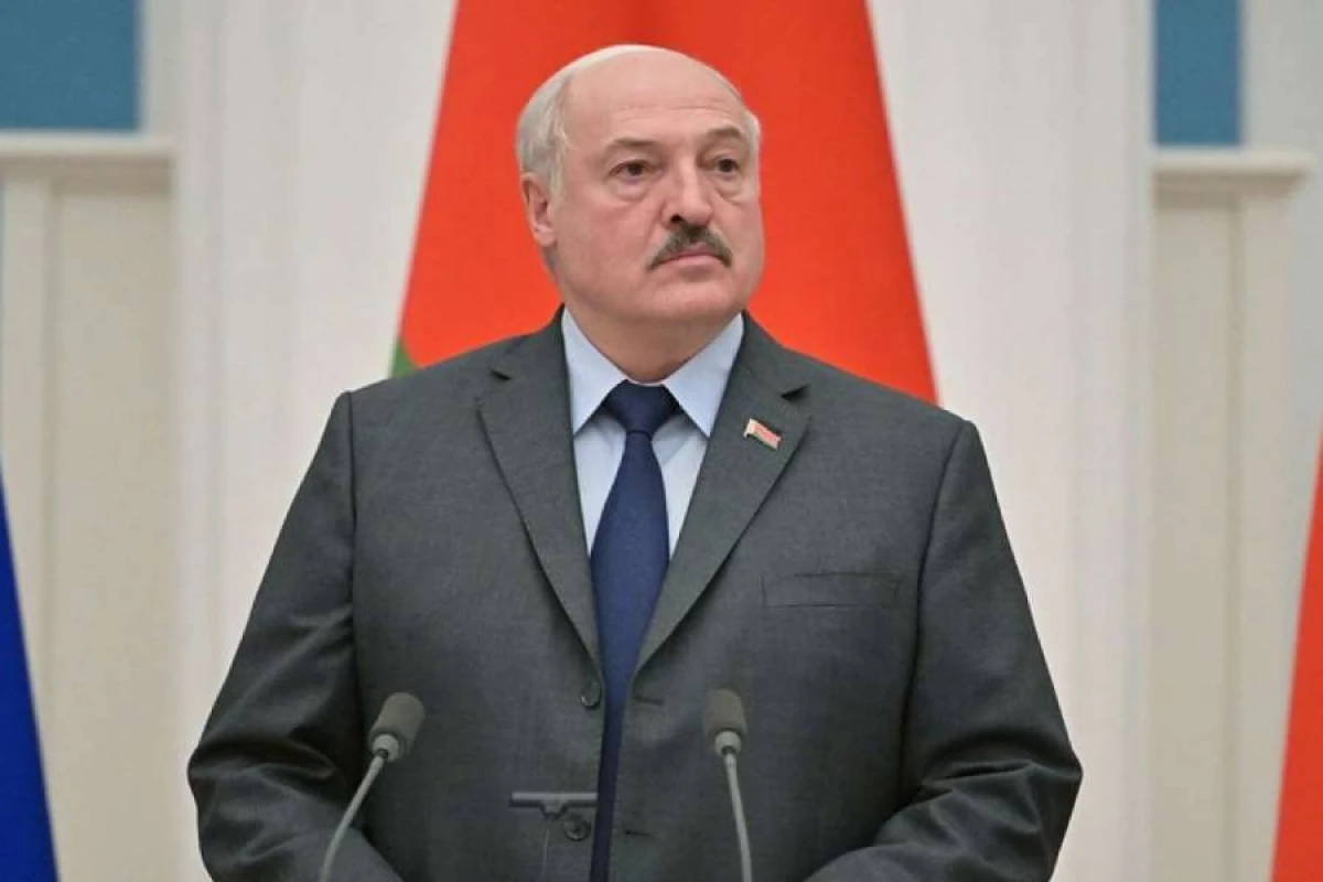 [[Lukaşenko:]] "Rəhbər şəxs xalqa xidmət etməlidir"