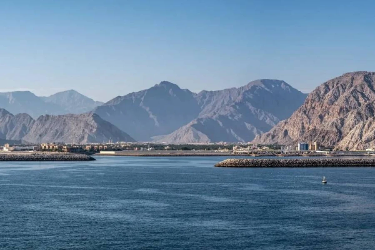 Si Cinpin Hörmüz boğazında [[gəmiçiliyin bərpasına]] çağırdı