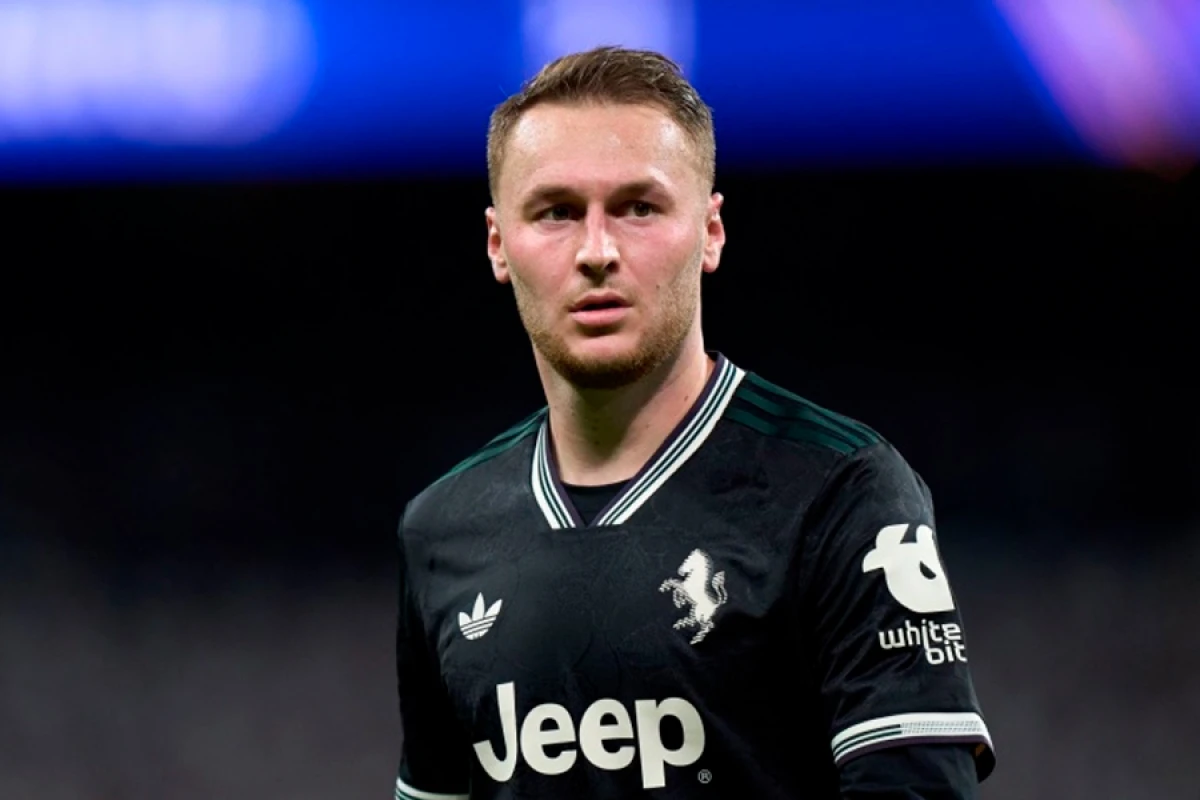 Niderlandlı futbolçu [[transfer siyahısına]] düşdü