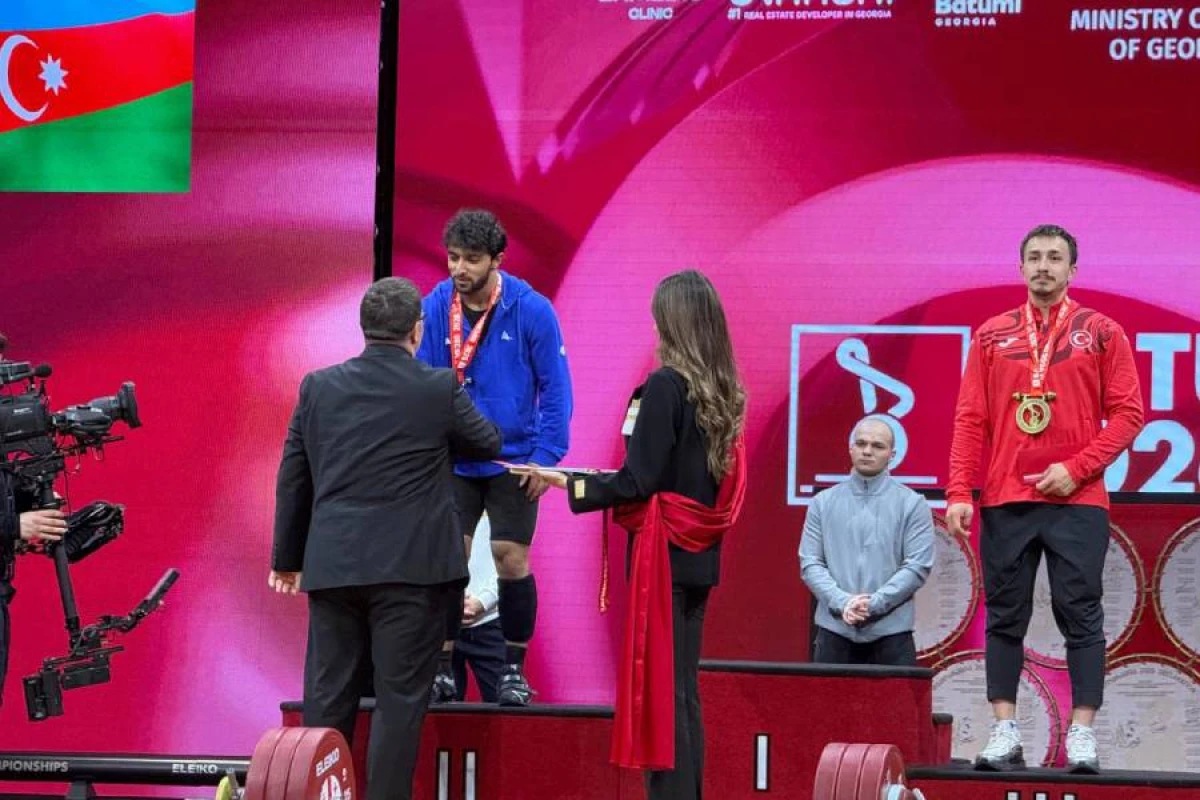 [[İsa Rüstəmov]] Avropa çempionatında gümüş medal qazandı