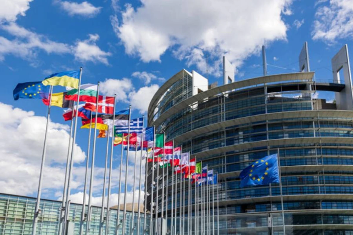 Aİ Ukraynaya daha [[600 milyon avroluq]] yardım elan etdi