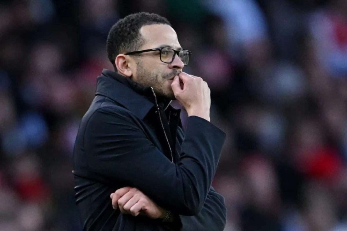 [[“Çelsi” Liam Rosenyoru]] istefaya göndərdi