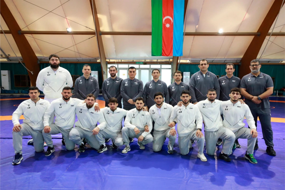 Güləşçilərimizdən tarixi uğur [[— Avropa yenə bizimdir!]]