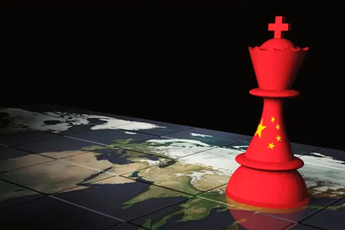 Piyada olmaqdan imtina edir, lakin şahı da qoruya bilmir[[- ÇİN SEÇİM ETMƏLİDİR]]