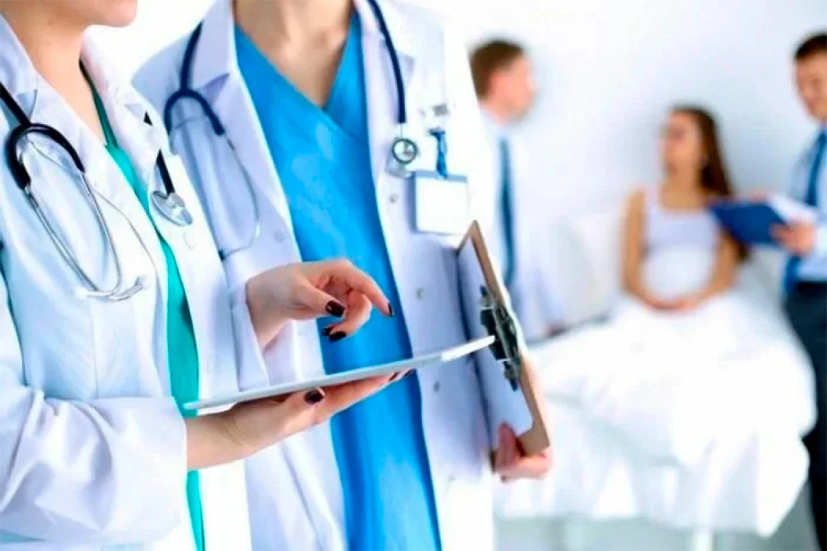 [[Səhiyyədə idarəçilik problemi:]] Həkimlər niyə rəhbər postlara gətirilir?