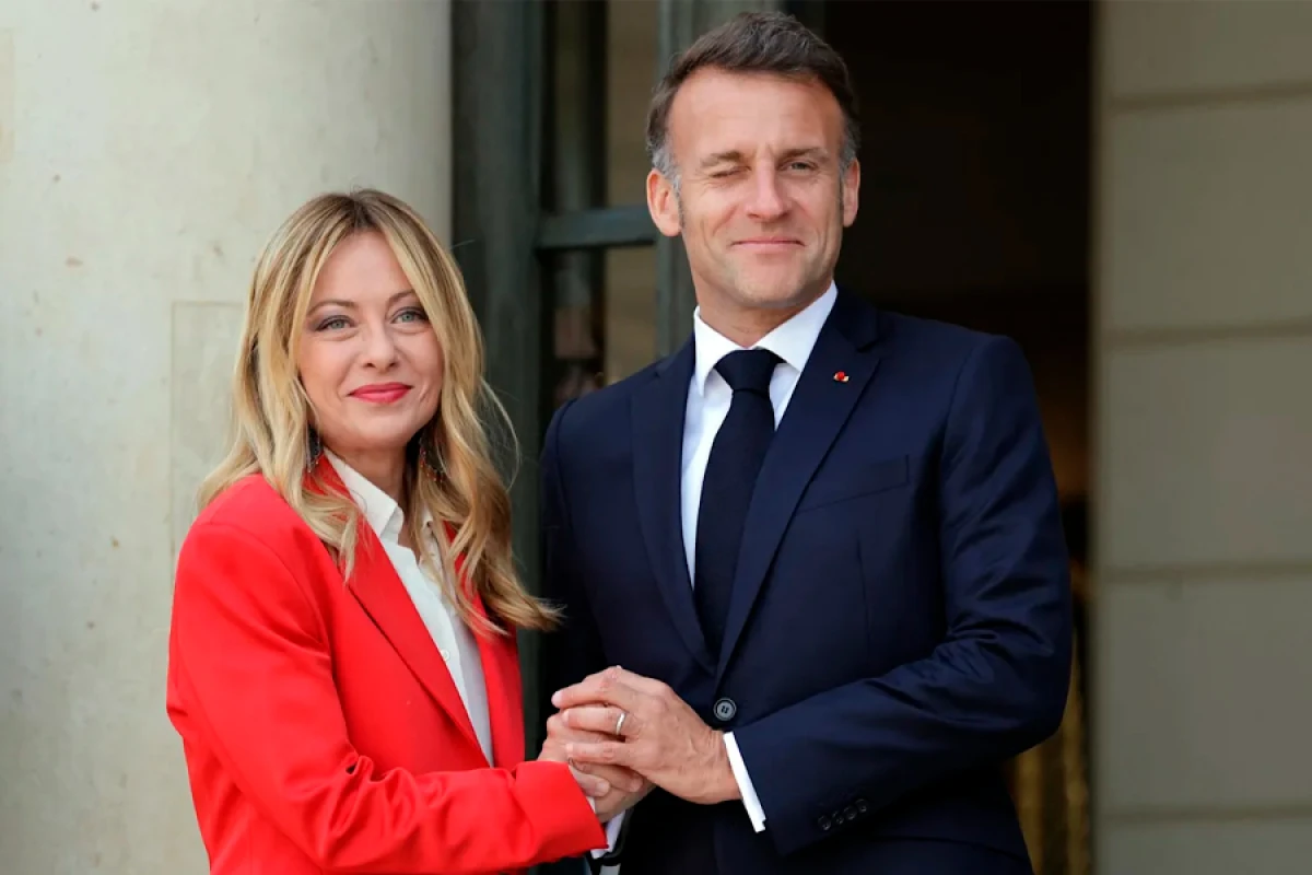 [[Meloni Azərbaycana, Makron Ermənistana...]]Kimin çantasında nə var?