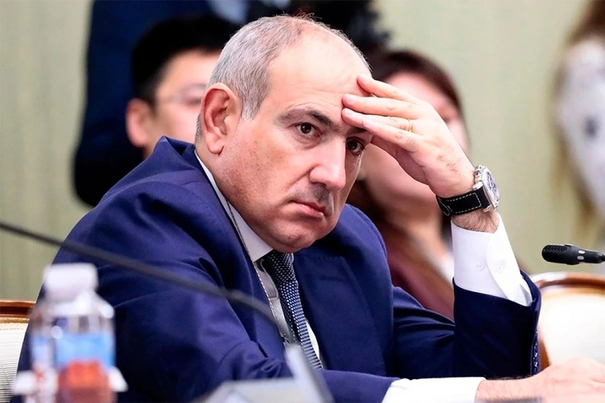 Rusiya Ermənistanın [["BOĞAZINA BIÇAQ DİRƏDİ"]] - Əgər Avropa Birliyinə üzv olsanız..