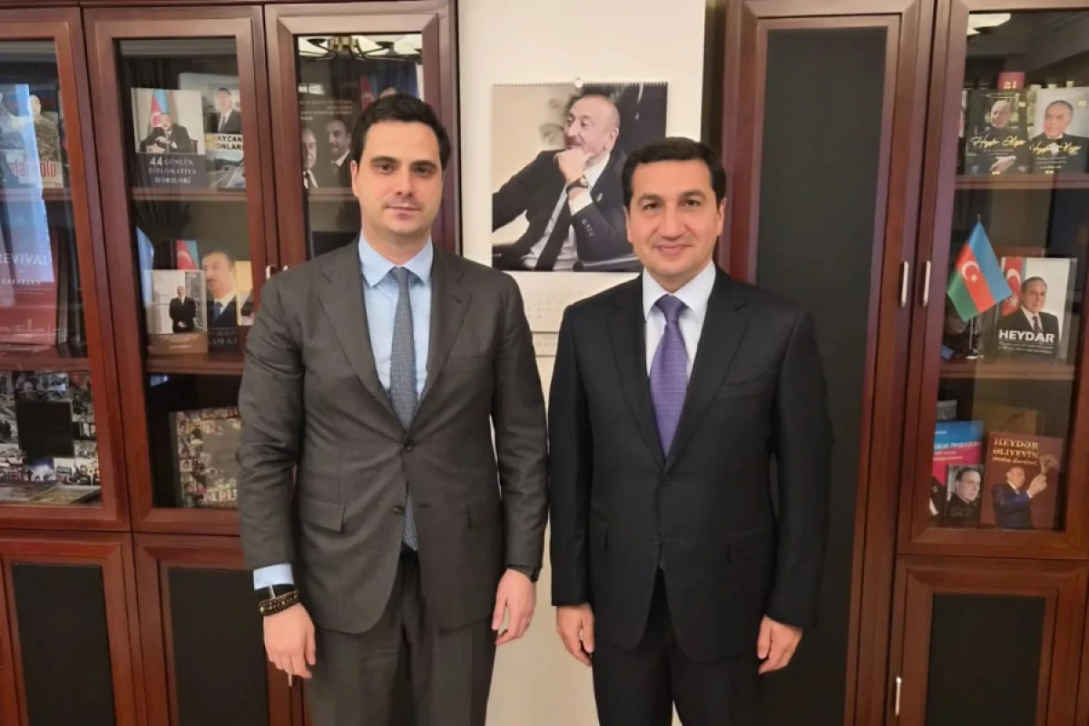 [[Hikmət Hacıyev ilə Elçin Qasımov]] Bakı və Bratislava arasında əməkdaşlığı müzakirə etdilər