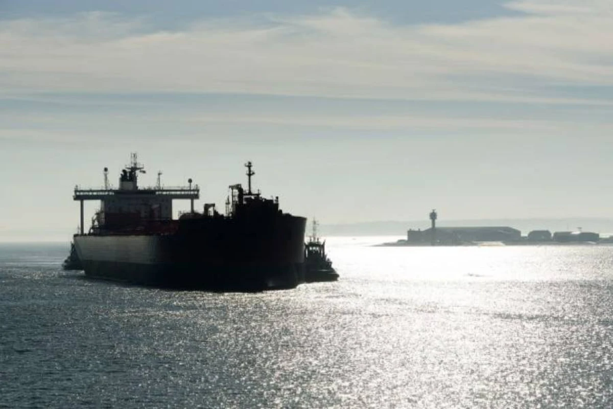 ABŞ ordusu İran nefti daşıyan gəmini [[saxladı]]