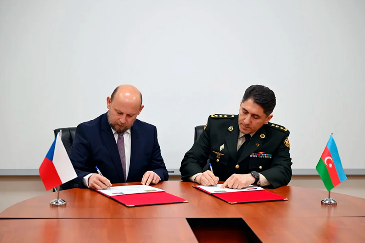 Azərbaycanla [[Çexiya hərbi əməkdaşlıq planı]] imzaladı