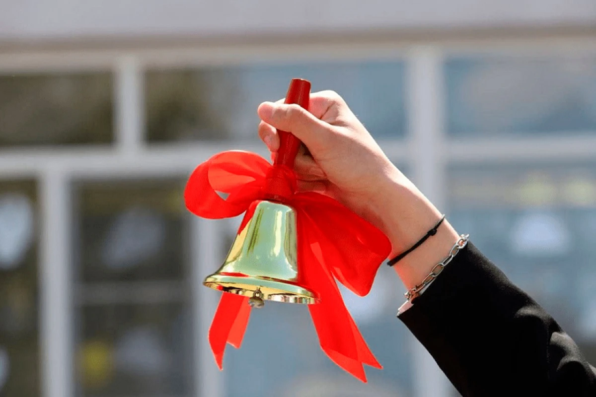 Məktəblərə [["Son zəng" tədbirinin keçirilməsi ilə bağlı]] təlimat göndərildi