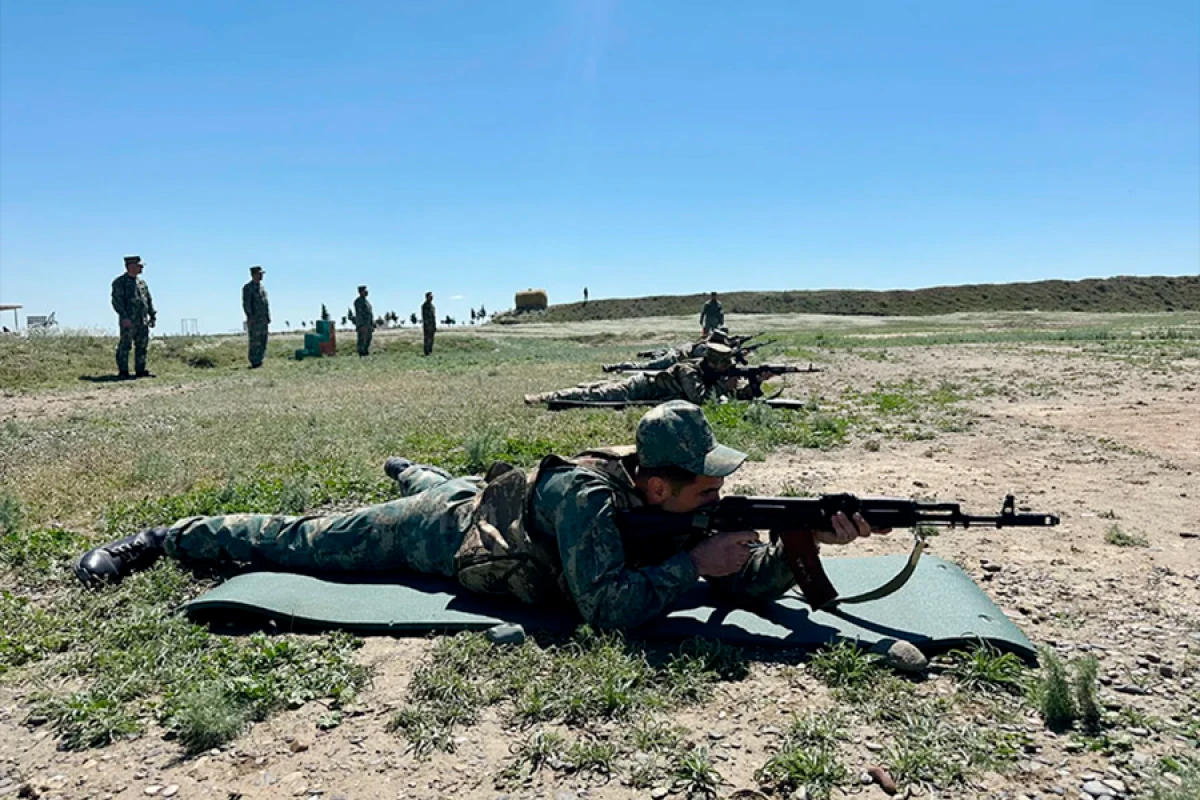 Azərbaycan Ordusunda [[atıcılıq üzrə birincilik]] keçirildi
