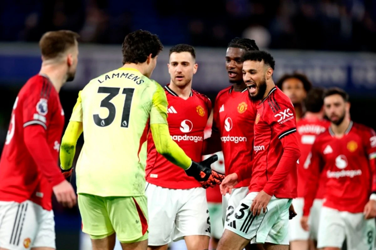 “Qırmızı şeytanlar”ın [[yeni sükanı]] kimə tapşırılacaq?