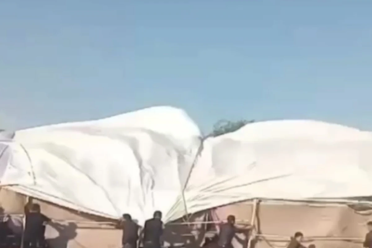 Kürdəmirdə güclü külək toy çadırını uçurtdu - [[VİDEO]]