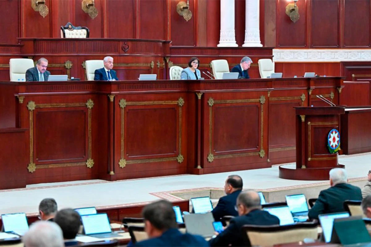 Parlamentin plenar iclası başladı [[- 11 MƏSƏLƏ VAR]]